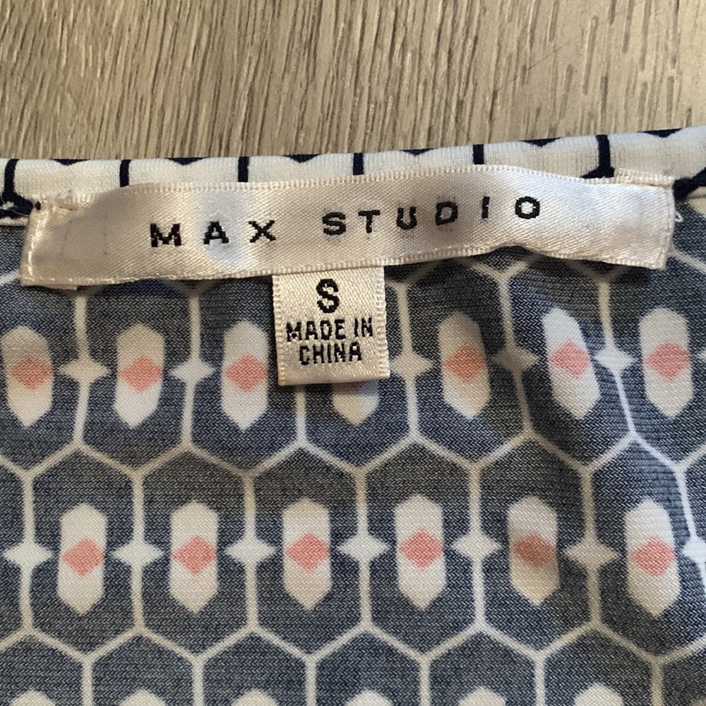 Max Studio Tank - Picture 2 of 2